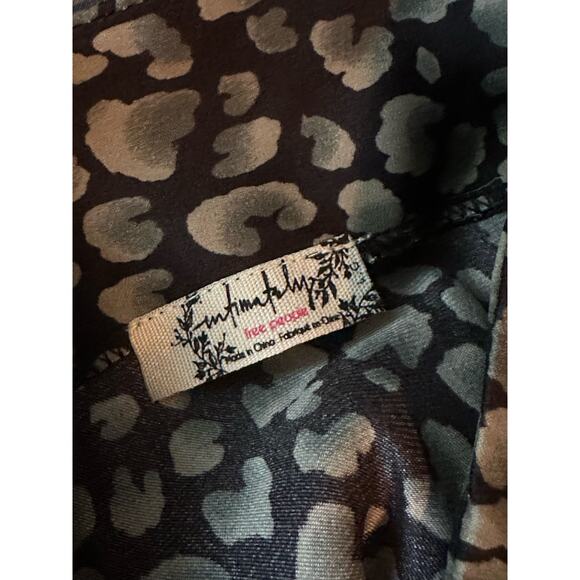 Free People Intimately Button Up Silky Mini Animal Print Grey Black Skirt Size L - Picture 3 of 5